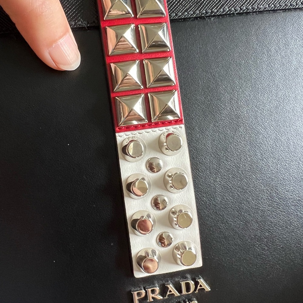 Authentic PRADA saffiano leather handbag - Picture 7 of 13